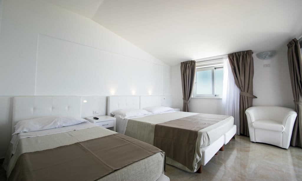 Hotel Resort Rocca Di Vadaro Capo Vaticano Pokój zdjęcie